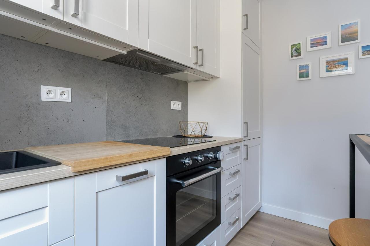 Stylish & Comfy Garbary Apartments With Parking By Noclegi Renters Poznań Extérieur photo