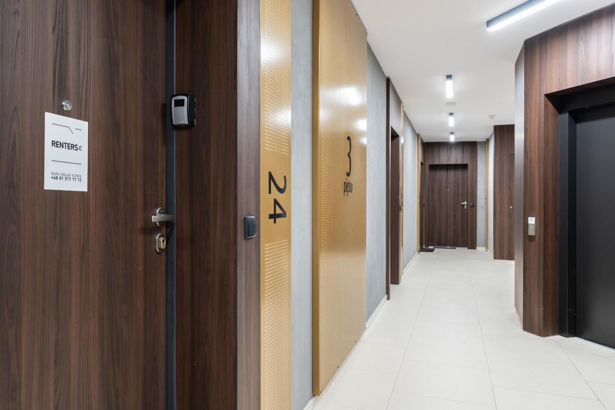 Stylish & Comfy Garbary Apartments With Parking By Noclegi Renters Poznań Extérieur photo