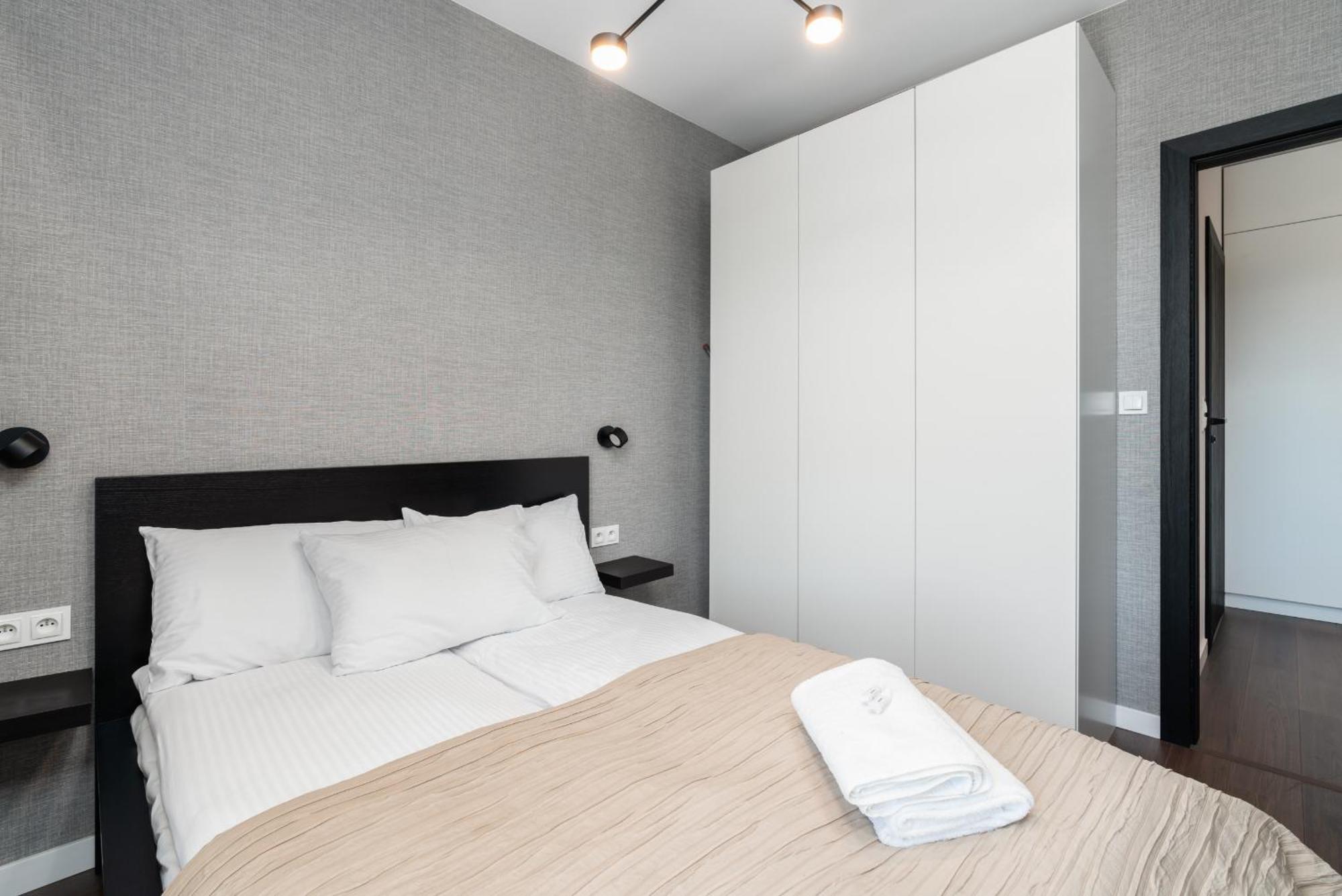 Stylish & Comfy Garbary Apartments With Parking By Noclegi Renters Poznań Extérieur photo