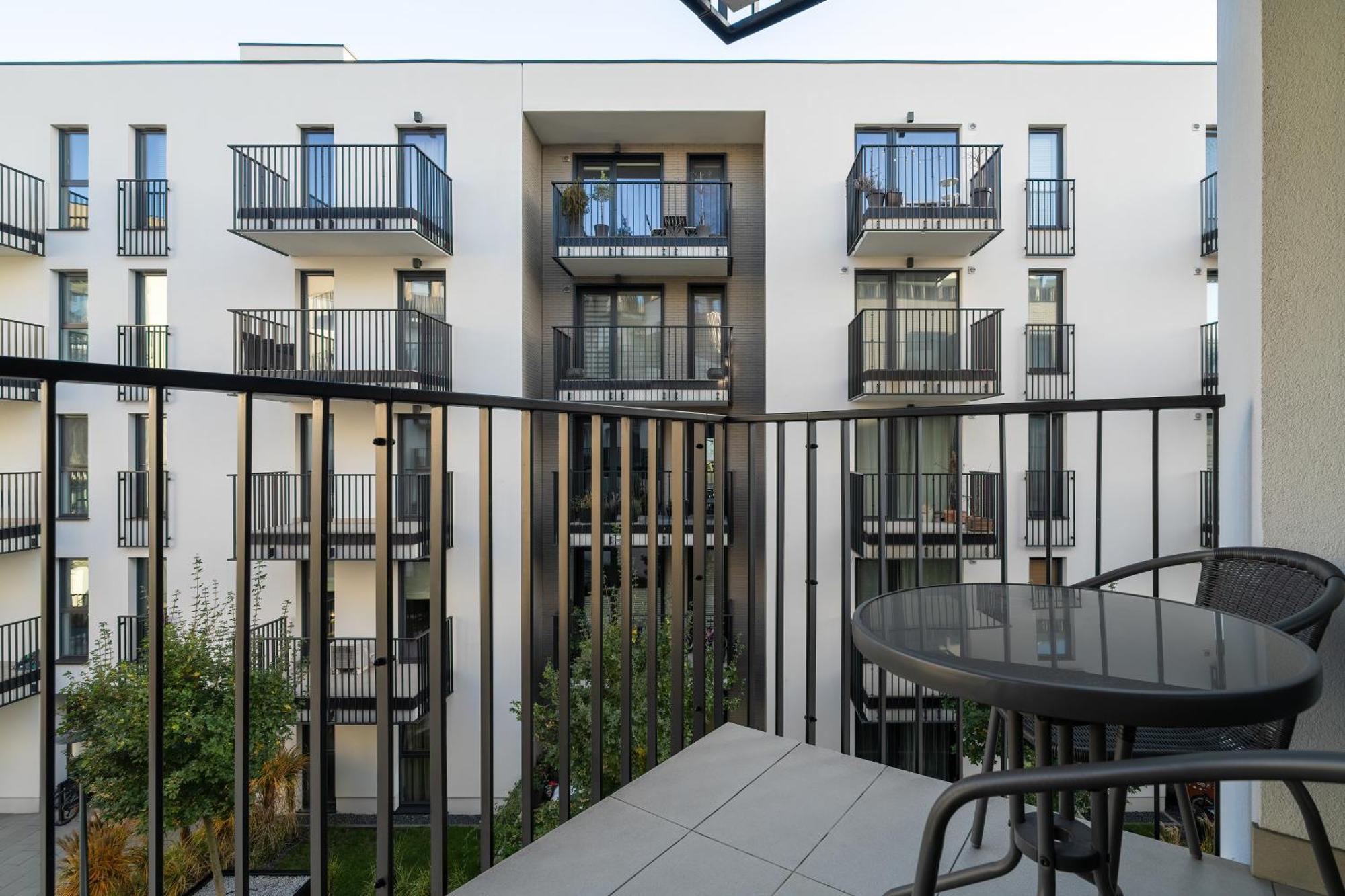 Stylish & Comfy Garbary Apartments With Parking By Noclegi Renters Poznań Extérieur photo
