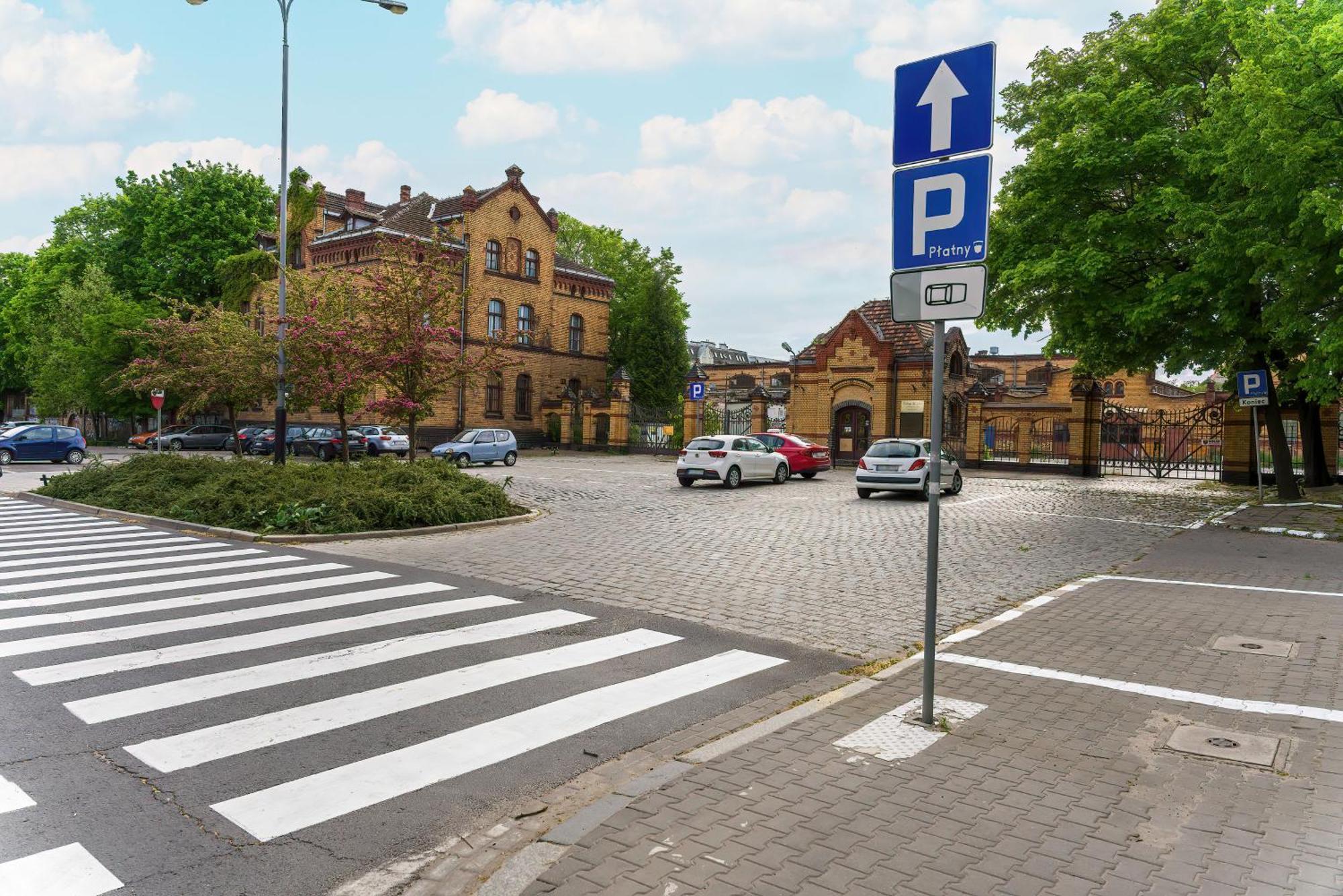 Stylish & Comfy Garbary Apartments With Parking By Noclegi Renters Poznań Extérieur photo